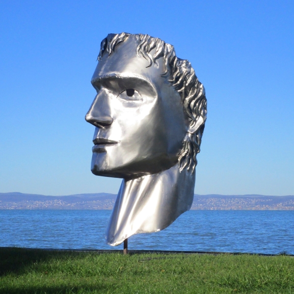 Big male head sculpture